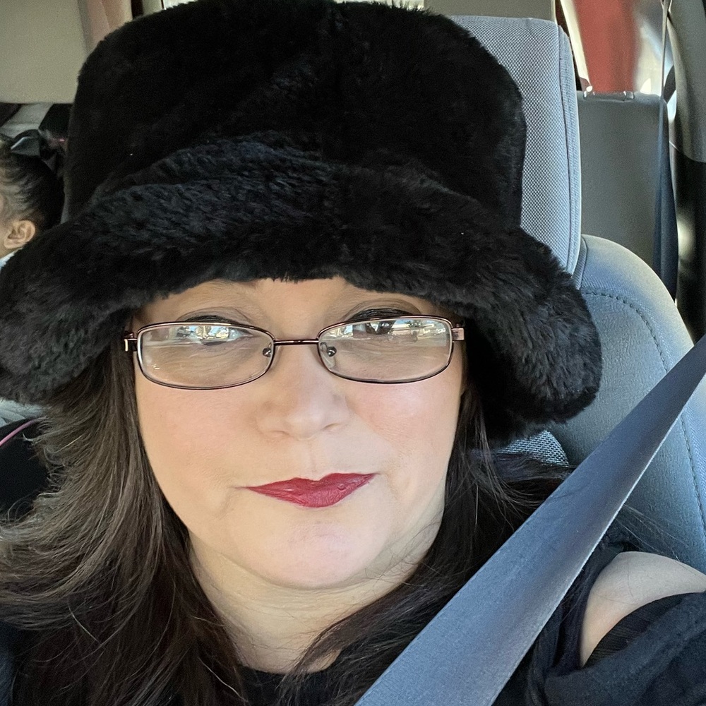 Meet your Posher, Herlynda